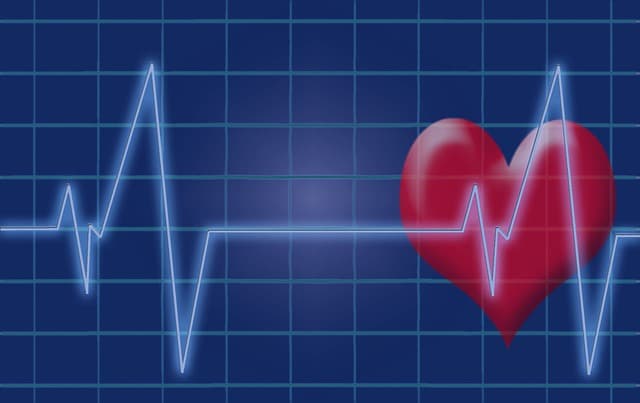 Как спасать жизнь при сердечном приступе? У вас есть только 10 секунд!