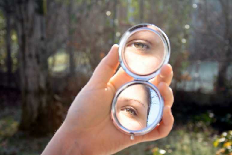 Приметы и обычаи, связанные с зеркалами: полезно знать